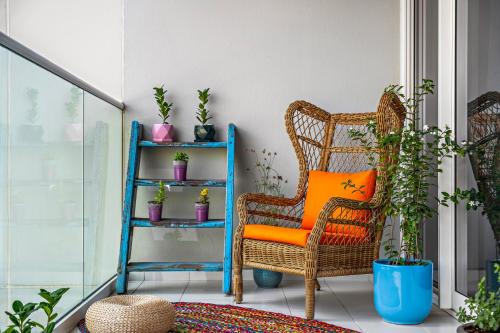 Downtown Dubai Apartment | 1BHK Canal view near Dubai Mall