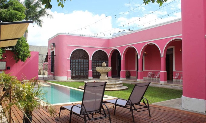 Zona Paseo Montejo House | 1BR 19th Century Colonial Hacienda Downtown Merida