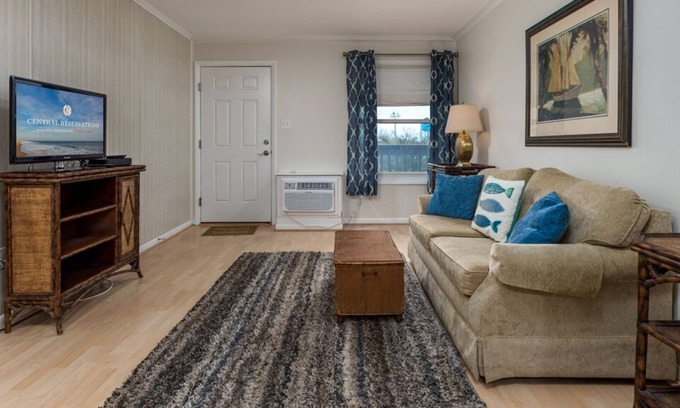 Caine Woods Condo | 1BR 1BA North Ocean City condo is close to popular restaurants, the movie theater, and family activities