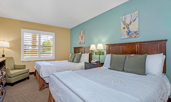 Florida Central Atlantic Coast Apartment | 1BR 2 Queens Apt-Hotel with Pool & Hot Tub, near Disney & Universal Studios!