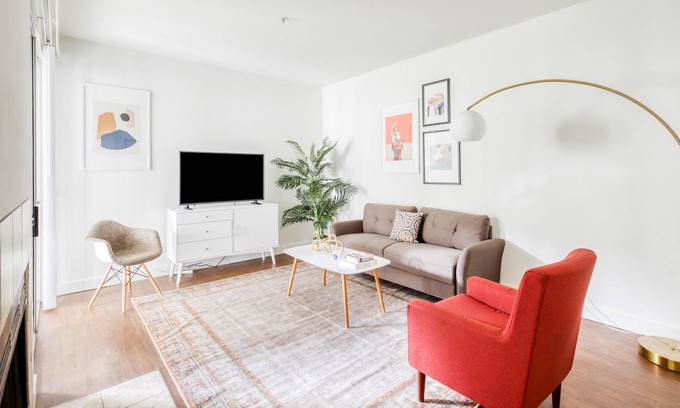 Pleasanton Apartment | 1BR Apartment in Pleasanton with Patio