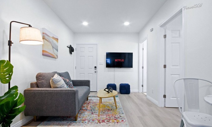 Rosemead House | 1BR Back House + Parking + Near DTLA #TravelSGV