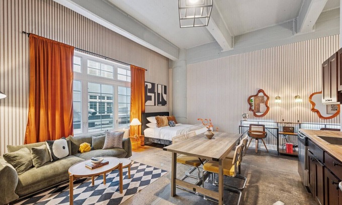 Brewerytown Apartment | 1BR, Central, Gym, Game Room, Rooftop | Velvet Apt