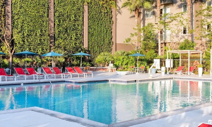 Anaheim Resort Condo | 1br Condo SoCal Thrill Seek in Theme Parks!