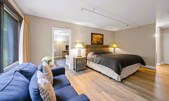 Stoneham Cabin | 1BR Forest Retreat in the White Mtns