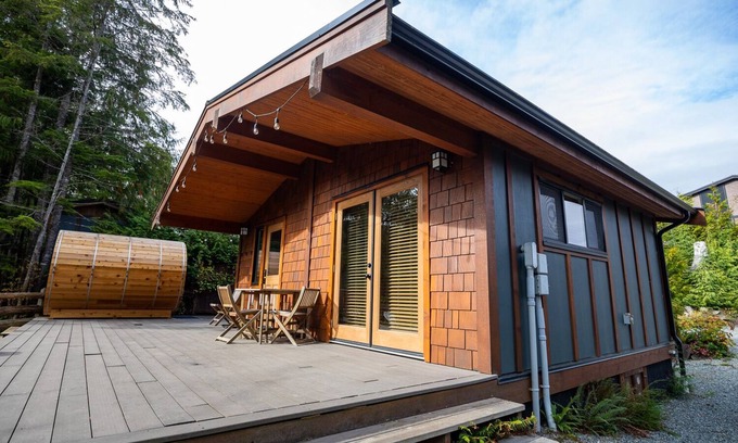 Port Renfrew Cottage | 1BR - Garden View - Sauna - Sleep up to 4