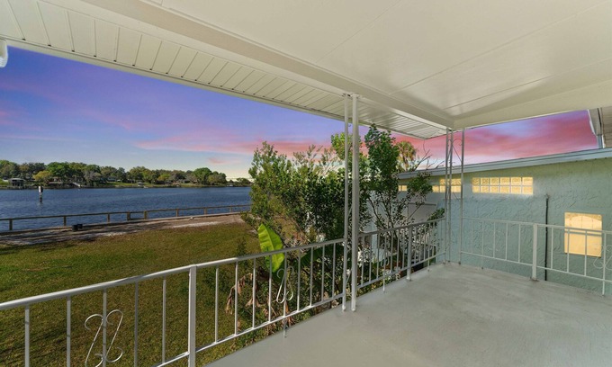 Jacksonville House | 1BR Guesthouse w/River View-Patio & Free Parking