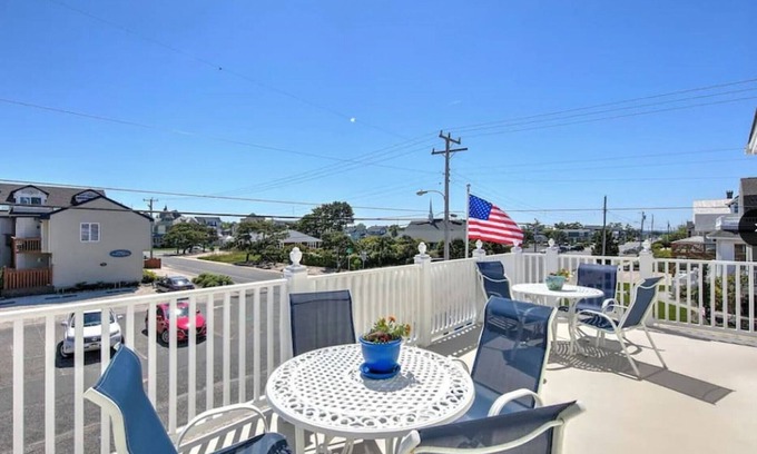Beach Haven Condo | 1BR Ocean Block Condo – 140’ from the Beach