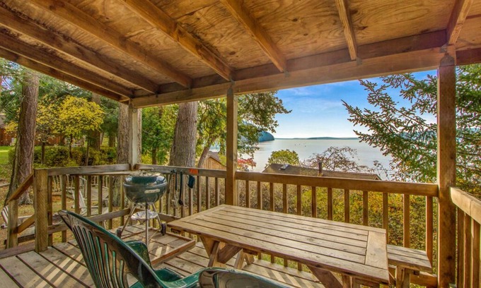 Eastsound Cabin | 1BR Ocean View Cabin - 30 second walk to west-facing beach and sunsets!