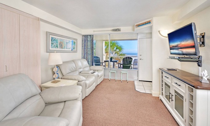 Ortona Park Condo | 1BR Oceanfront Condo w/Balcony & Beach Access