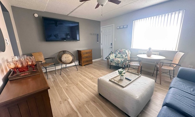 North End Condo | 1BR Pent. Suite 1 Block Beach/Boards/Fun/Elevator