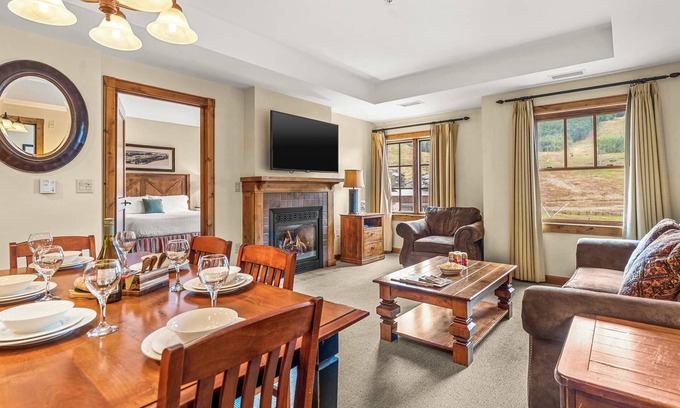 Crested Butte Condo | 1BR,Perfect View of ski resort,Base Area Luxury