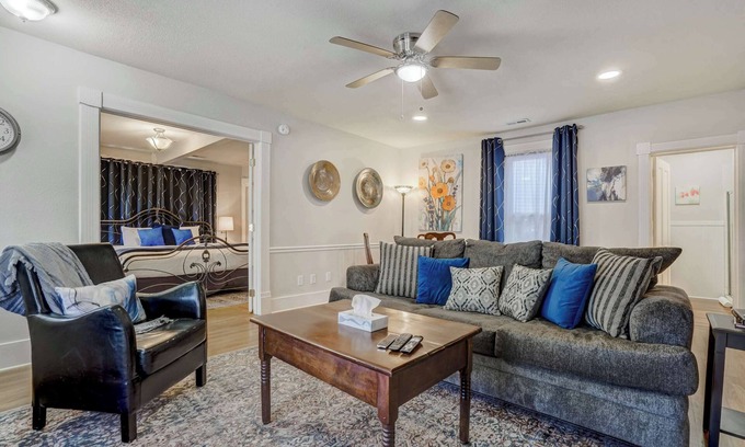 Manitou Springs House | 1BR Quiet Neighborhood & Nearby Parks