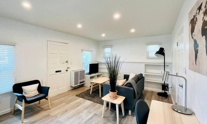South Redondo House | 1BR Redondo Home by Just Bring Your Toothbrush