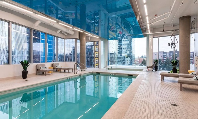 West Bellevue Apartment | 1BR | Rooftop, Gym, Pool | Bellevue | Sophari A
