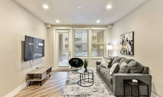 Fairpark Apartment | 1min Delta+Salt Palace |King Bed |Gym |Parking