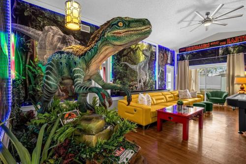 Clear Creek House | 1st Animatronic Dinosaur Villa