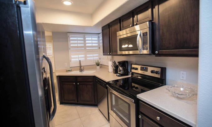 Cimarron Foothills Estates Condo | 1st Floor 3 Bedroom Condo at Ventana Canyon 85750