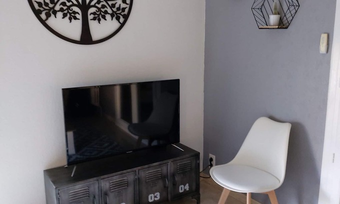 Boutonnet House | 1ST FLOOR APARTMENT AIR-CONDITIONED VILLA