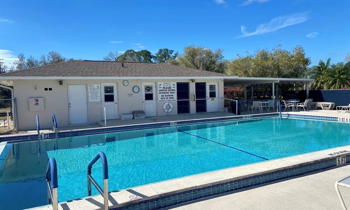 Lake Suzy Condo | 1st Floor Lakefront 2bd 2ba Condo in Lake Suzy Beautiful Views and Heated Pool