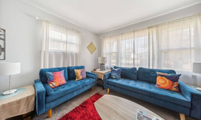 Cleveland House | 1st floor living, 2 b. 1 bath