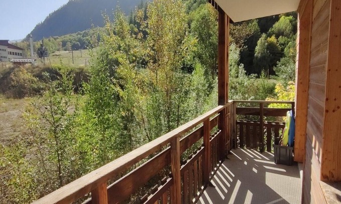 Vallouise-Pelvoux Apartment | 1st floor, view mountain, balcony, ski locker, 35m², Pelvoux
