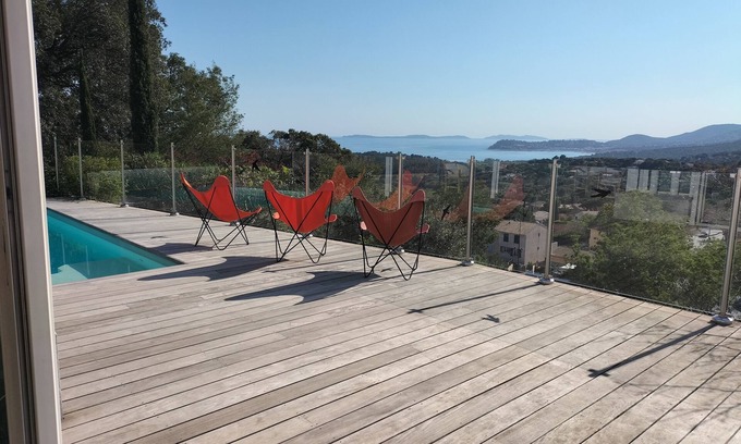 La Croix-Valmer Villa | 1st level villa overlooking the sea and the village - 300m from shops and restaurants