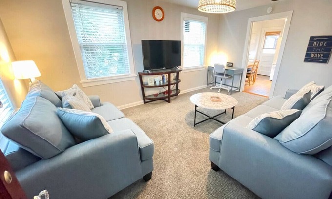 Jacksonville Beach Apartment | 2/1 - Upper unit - 4 blocks to the Beach