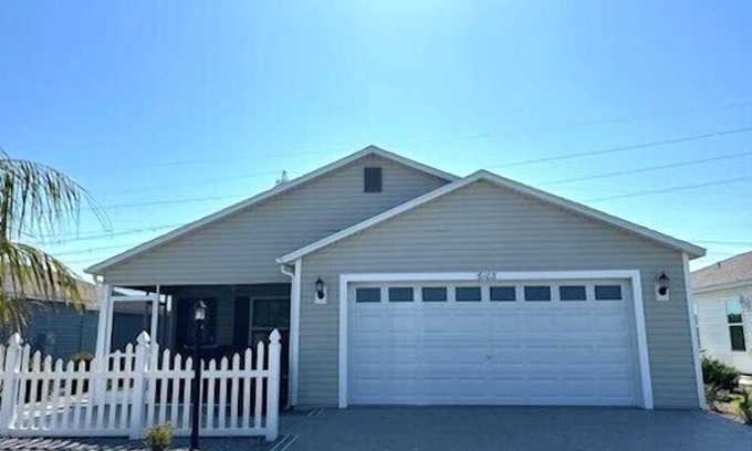 Leesburg House | 2/2 in The Village of Citrus Grove