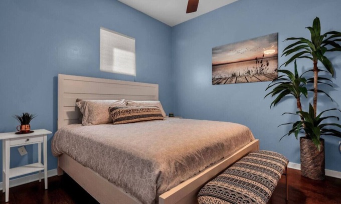 South Eola Condo | 2/2 PENTHOUSE DOWNTOWN with large Billiard room