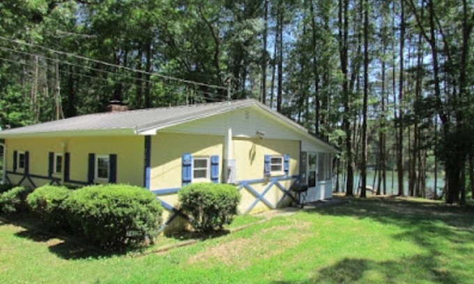 Martin House | 2-209C - Coopers Cozy Cabin ^ Lake Hartwell ^ WIFI ^ Pets Welcome
