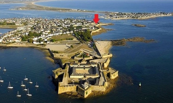 Port-Louis Apartment | 2/4 pers apartment facing the sea Port-Louis intramuros - South Brittany