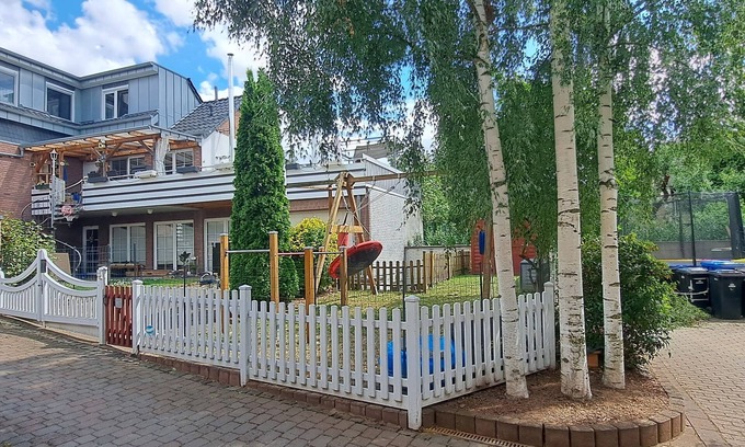 Zulpich Apartment | 2.5 room apartment with terrace + close to Phantasialand Eifel Therme with play