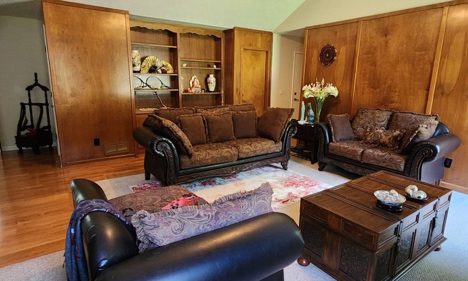 Lawrenceville House | 2 acre House Privacy-Charming 3-bedroom house in Lawrenceville with AC