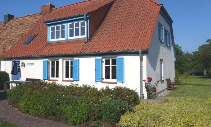 Muritz House | 2 apartments in the house incl. Fireplace and sauna on the shallow lake, Klocksin