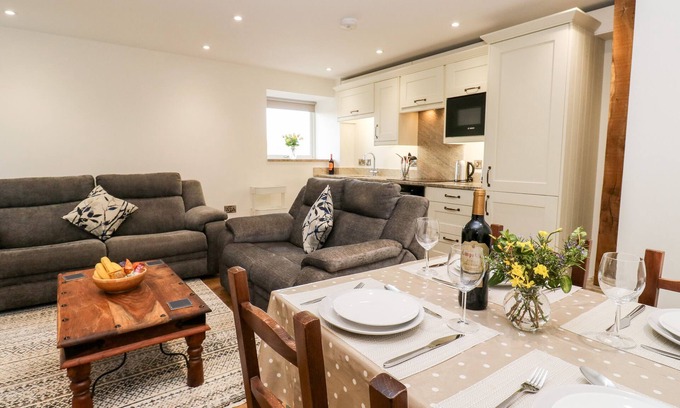 Rastrick Cottage | 2 Barn Cottages