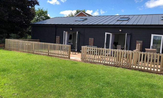 Whitchurch House | 2 BARN COTTAGES, pet friendly, luxury holiday cottage in Whitchurch