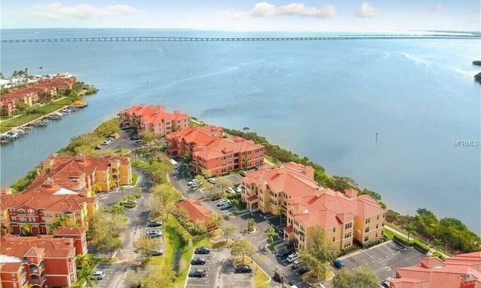 Clearwater Resort | * 2 bd, 2 bath Luxury 5 star Italian Resort, on the hedge of the Tampa Bay