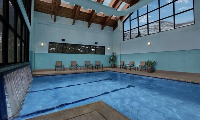 Highland Meadows Apartment | 2 BD 2 Bath Villa with Full Kitchen at Marriott's Streamside Birch at Vail