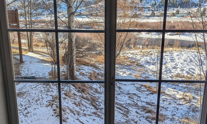Edwards Condo | 2 Bd Condo close to Vail & Beaver Creek w/WiFi, Pool & Hot Tub, on Eagle River