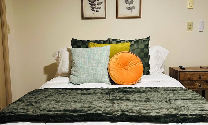 Catawissa Apartment | 2 bdr/1 bath: 10-15 mins to Bloomsburg University/Knoebel's/Geisinger