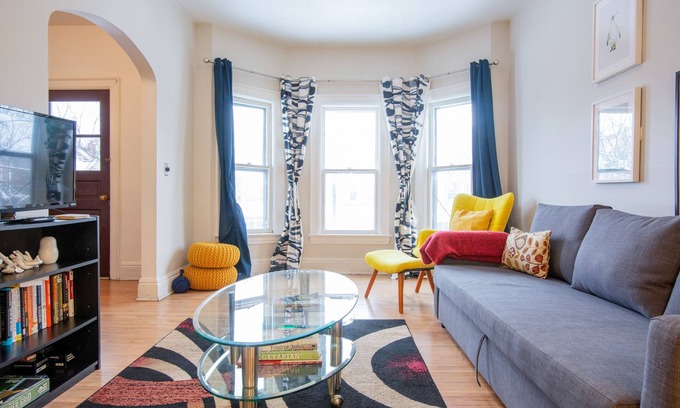 Buffalo Apartment | ♥2 BDR Bright Apartment ♥ Fast WIFI ♥ Quiet Area ♥ Perfect for families!