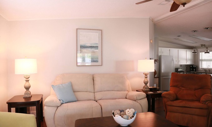Fussels Corner House | 2 bdrm/2 bath in Schalamar Creek's Championship Golf Course Gated Community