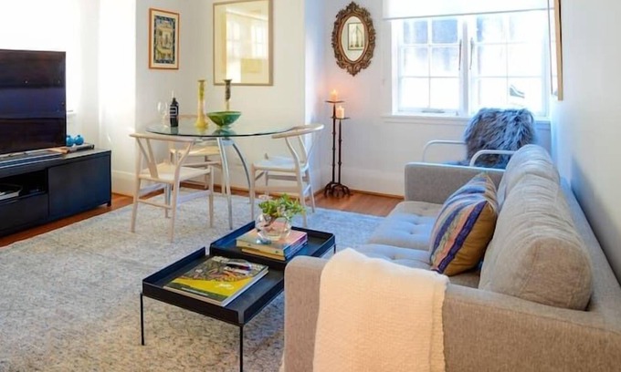 Woollahra Apartment | 2 Bdrm Art Deco Apt Stroll To Bondi Junction