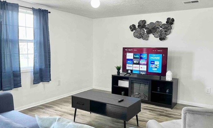 Indianapolis House | 2 Bdrm Guest Home, Huge Fully Fenced Backyard!