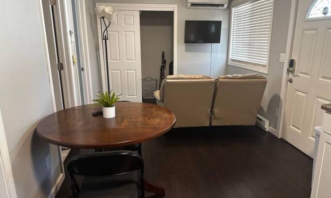 Sioux Falls House | 2 BDRM Home*Full Kitchen*Near Falls Park+Dwntwn