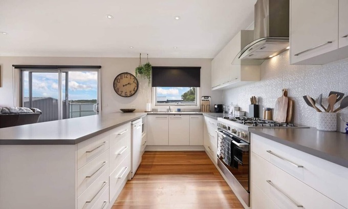 Warrnambool House | 2 bdrm house near beach sleeps 5