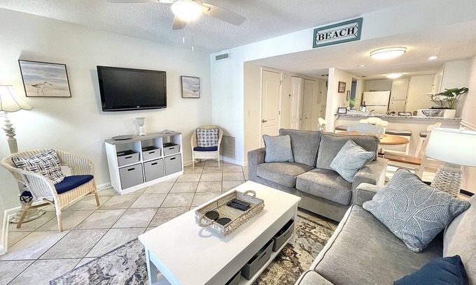 Crescent Beach Condo | 2 Bdrm Ocean view just steps away from Crescent Beach