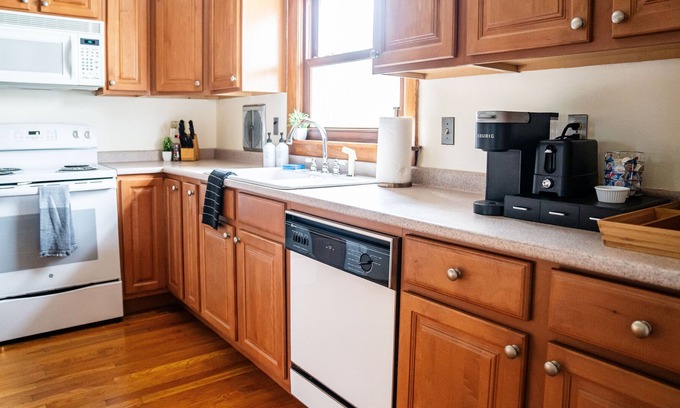 Nashua Apartment | -2 BDRM - Sleeps 7 - Walk to Downtown Nashua-