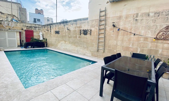 Mosta House | ✓2 BDRM✓Central✓Pool✓BBQ✓Fire Pit✓BRKFAST Menu included